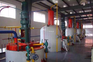 Hình ảnh xưởng pha chế mỡ bôi trơn Rollester